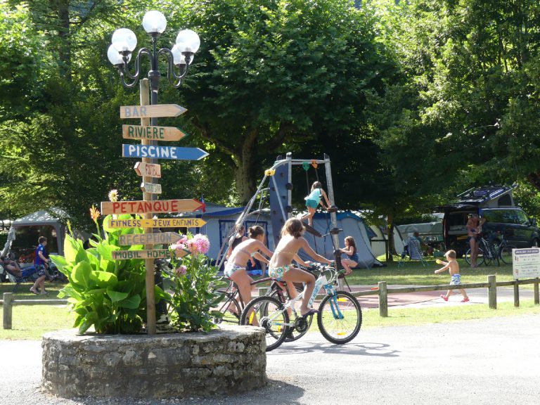 Camping Maisonneuve Dordogne speeltuin 768x576