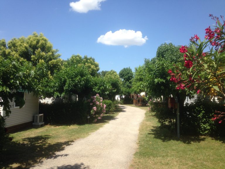 Camping Saint Gabriel stacaravan huren Provence 768x576