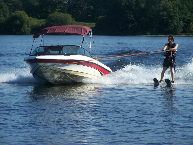 Camping de Fréaudour waterski 768x577