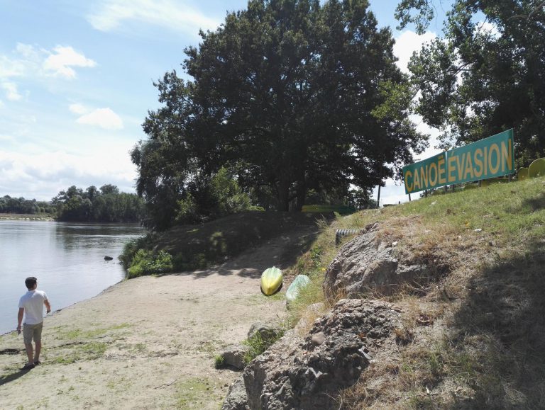 Camping de l Île Bannay rivier de Loire 768x579