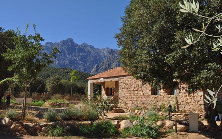 Camping E Canicce in Moltifao op Corsica gite huren 768x480
