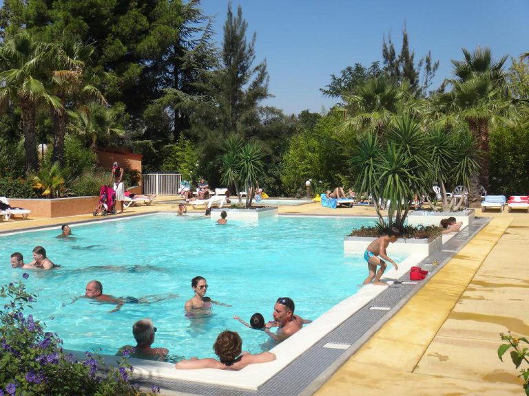 Camping La Pinède Enchantée in Argelès sur Mer zwembad 2 768x576