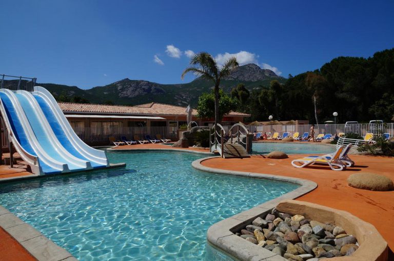 Camping Les Castors in Calvi op Corsica glijbanen 768x510