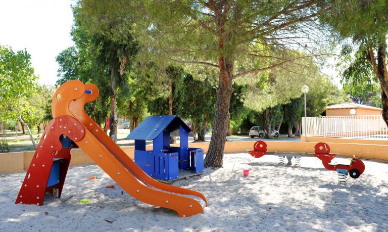 Camping Les Castors in Calvi op Corsica speeltuin 768x459