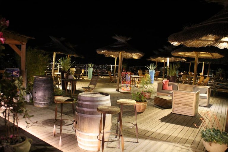 Camping Vigna Maggiore in Olmeto op Corsica terras met uitzicht avond 768x512