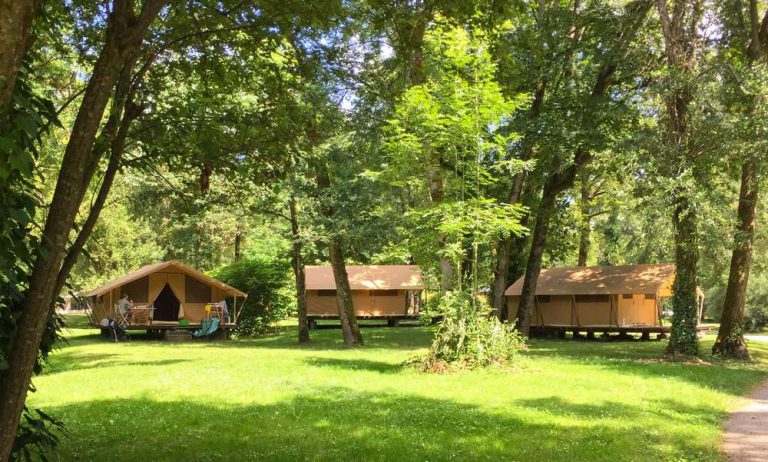 Camping Huttopia Beaulieu sur Dordogne safaritenten 768x462