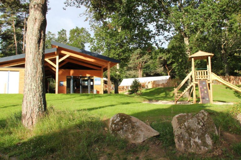 Camping Huttopia Douarnenez in Douarnenez speeltuin 768x512