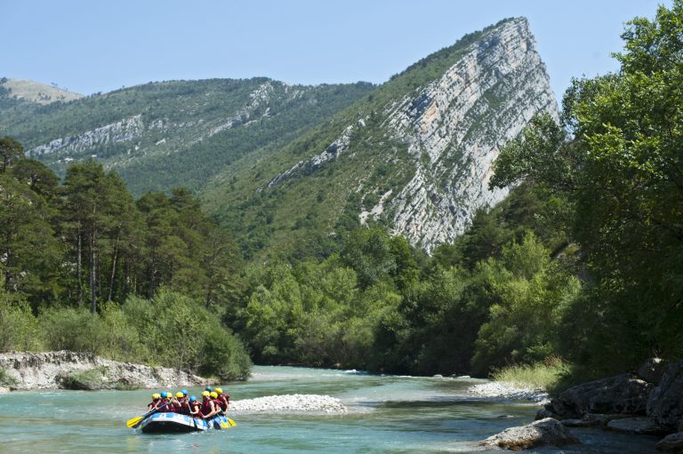 Camping Huttopia Gorges du Verdon raften 768x511