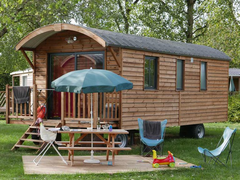 Camping Huttopia La Plage Blanche Pipowagen huren 768x576
