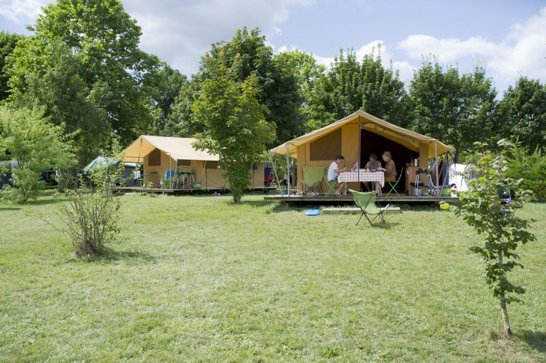 Camping Huttopia La Plage Blanche safaritent huren 768x511