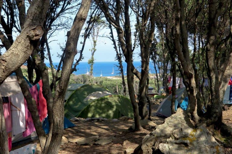 Camping Isulottu in Morsiglia op Corsica staanplaatsen 768x512