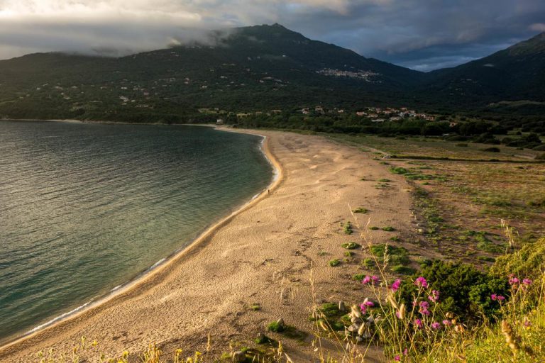 Camping Milella in Viggianello op Corsica strand 768x512