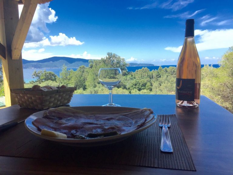 Camping U Libecciu in Olmeto op Corsica restaurant 768x576
