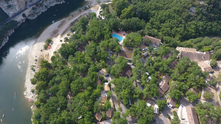 Camping Domaine des Blachas Ardeche overzicht 768x432