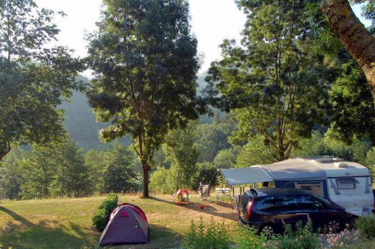 Camping L Ardéchois Ardeche staanplaats 768x511