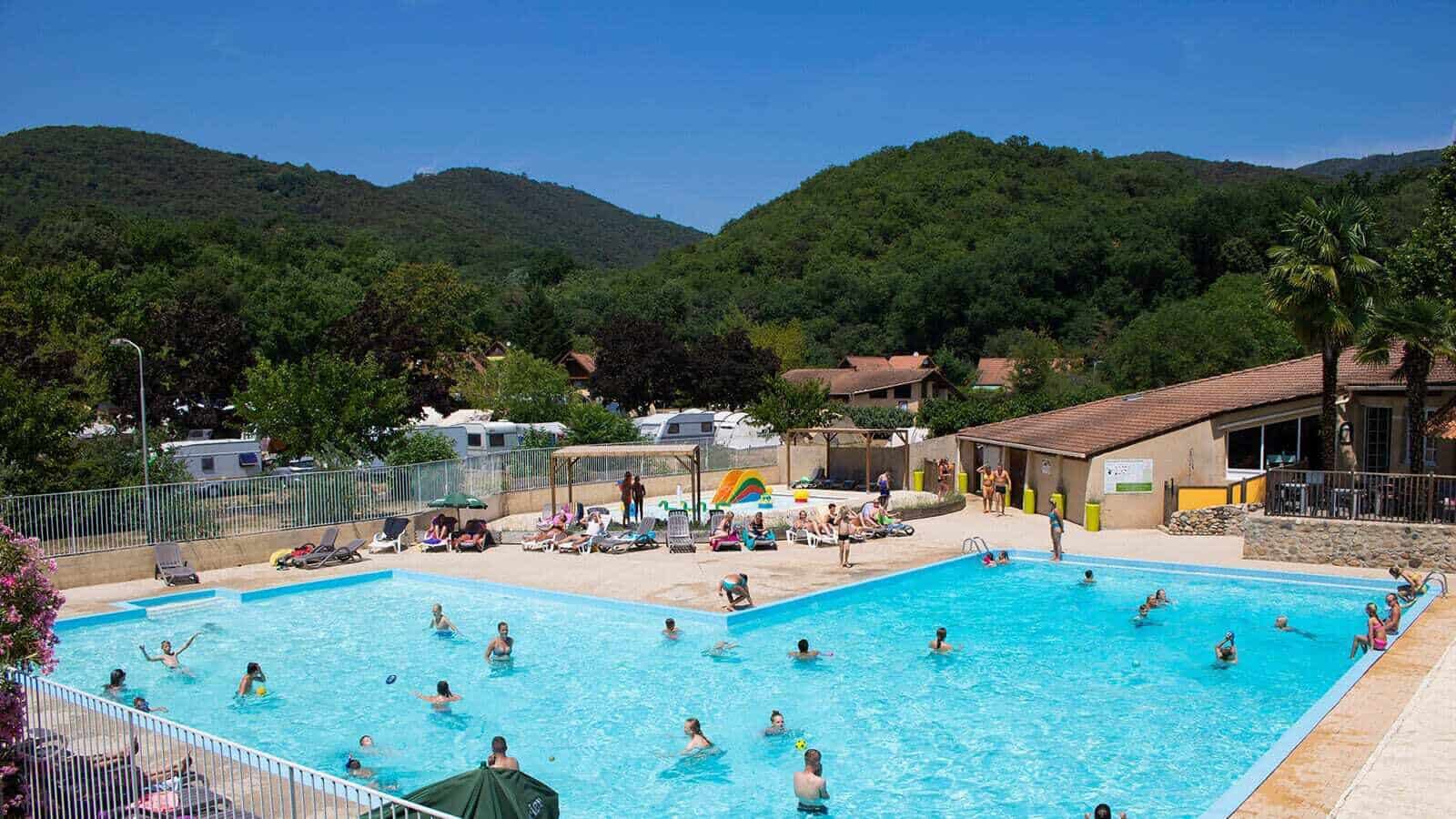 Camping La Garenne in Saint-Laurent-du-Pape, Auvergne-Rhône-Alpes, France photo 3
