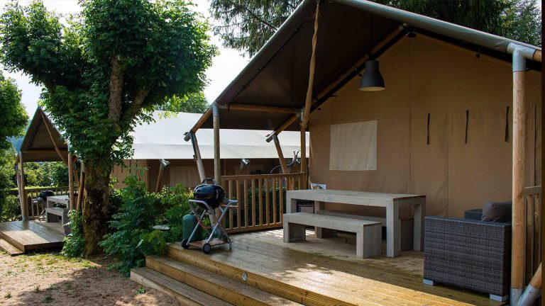Camping Les Genêts Salles Curan safaritent huren 768x432