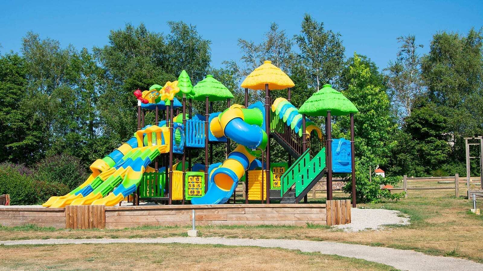 Camping Les Genêts in Salles-Curan, Occitania, France photo 2