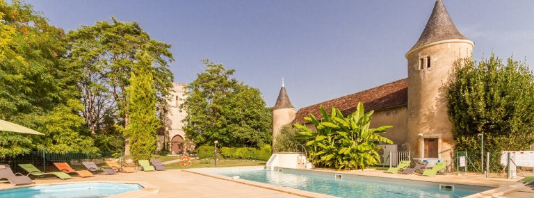 Camping le Petit Trianon de Saint Ustre 768x285