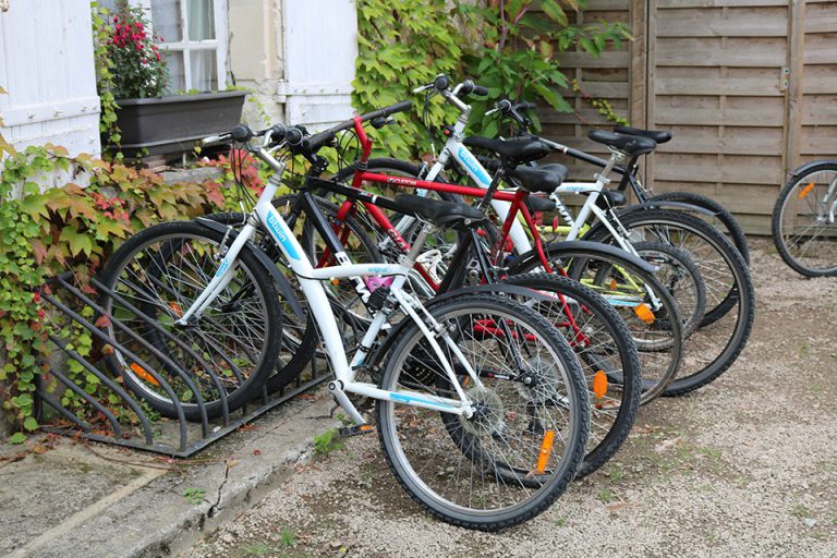 Camping le Petit Trianon de Saint Ustre fietsverhuur 768x512