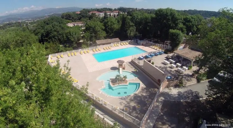 Camping Parc Bellevue zwembad 768x423
