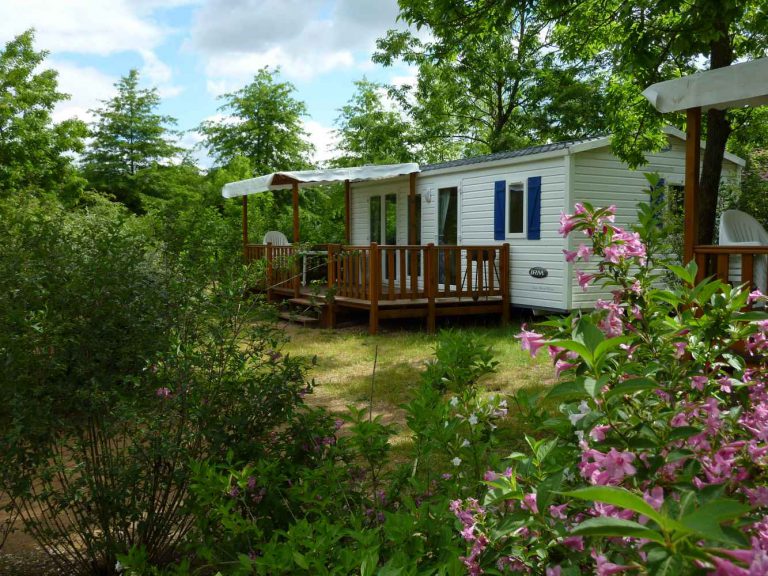 Camping du Lac in Cormoranche sur Saône stacaravan huren 768x576