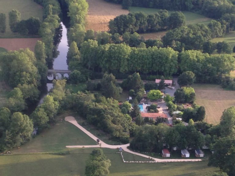 Camping Au Fil de l Eau Dordogne ligging 768x576