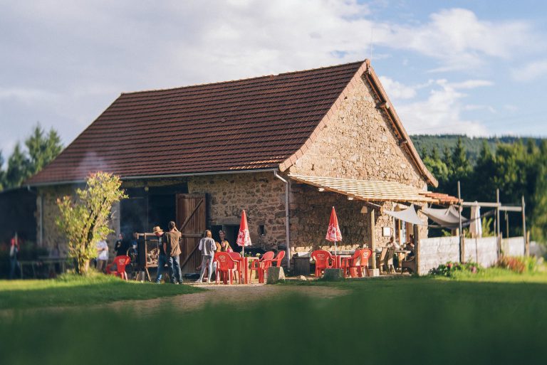 Camping Domaine La Chabanne terras 768x513