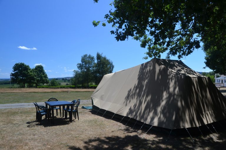 Camping Dun le palestel Creuse staanplaatsen 768x512