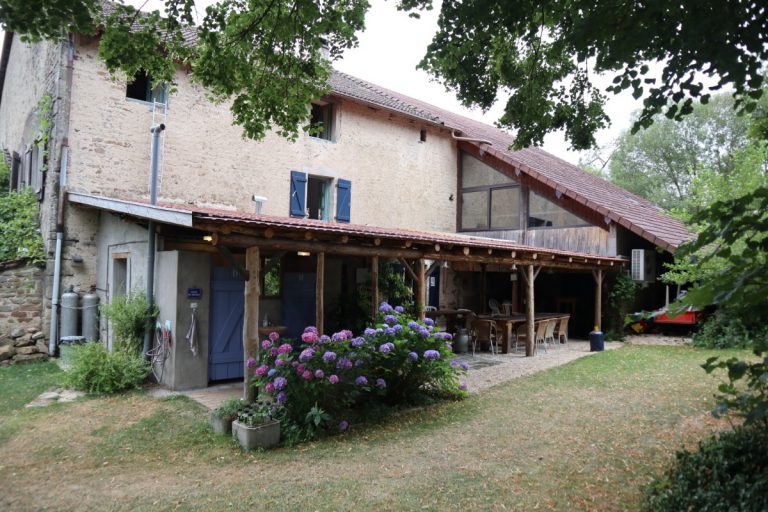 Camping Entre Les Sources terras 768x512