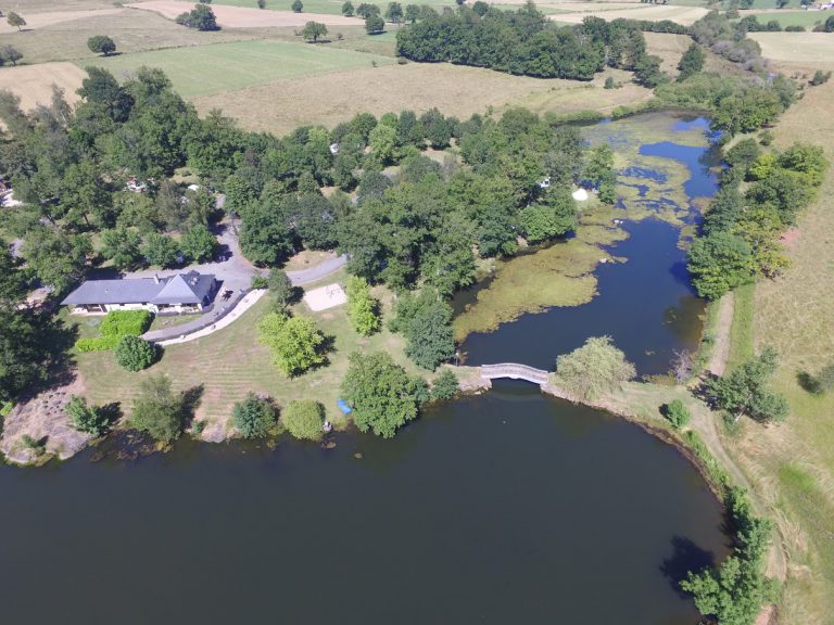 Camping Etang Du Camp Aveyron overzicht 768x576