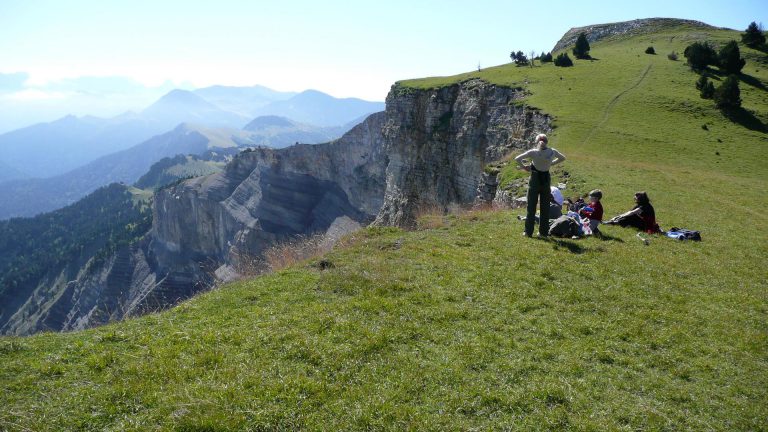 Camping L Hirondelle Drome wandelen in de bergen 768x432