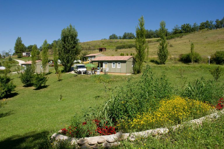 Camping Le Bourdieu Ariege chalets 768x511