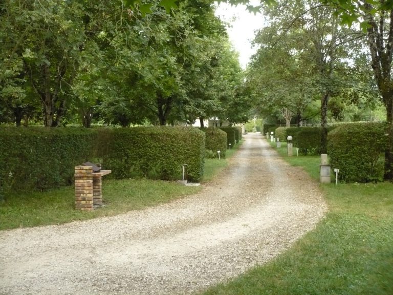 Camping Le Clos De La Lère staanplaatsen 768x576