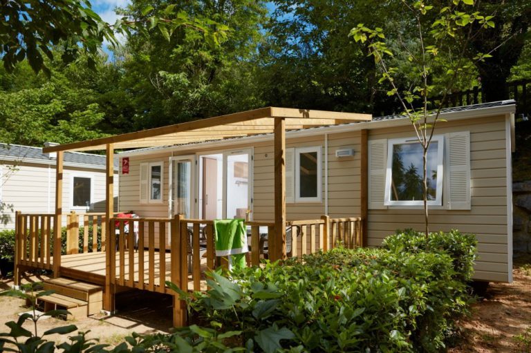 Camping Le Grand Cerf Drome stacarava huren 768x511