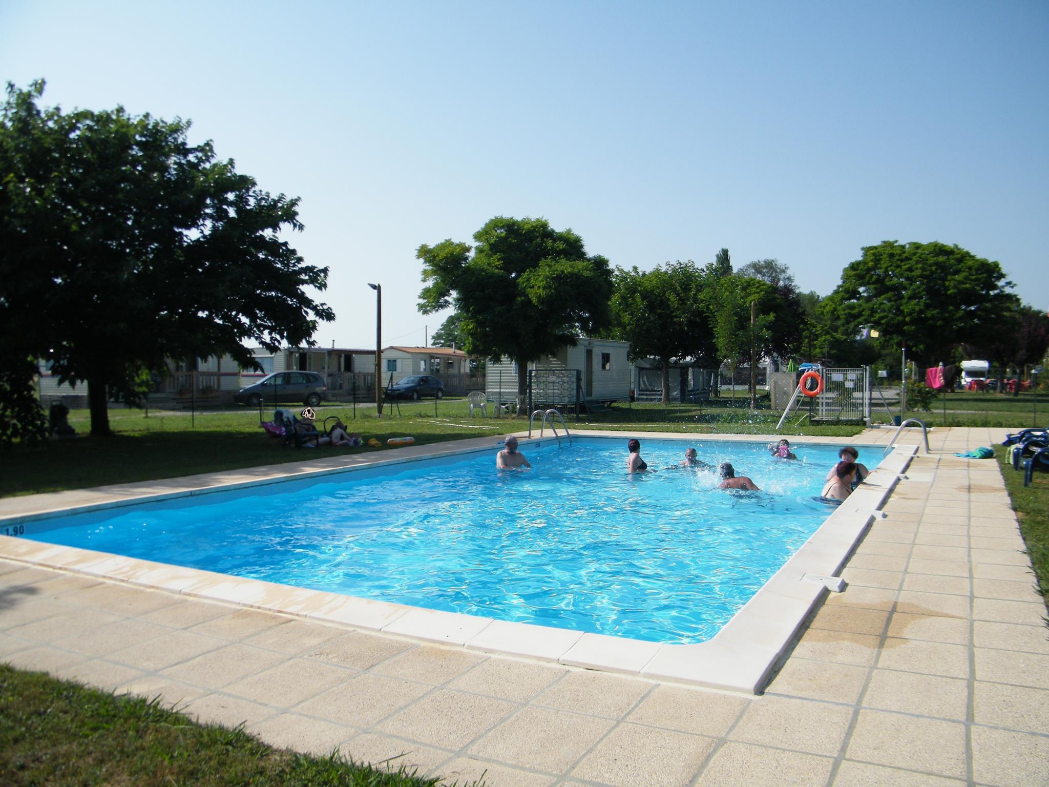 Camping Les Eychecadous in Artigat photo 2