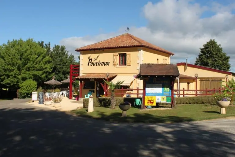 Camping Les Poutiroux Dordogne 768x512