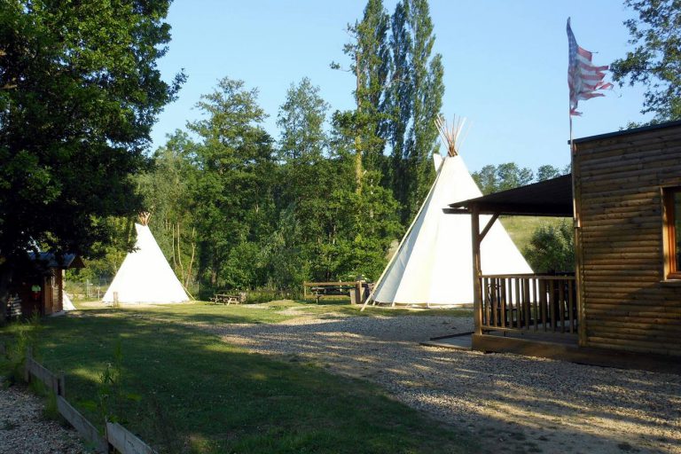 Camping Les Étangs Du Moulin Tipi huren 768x512