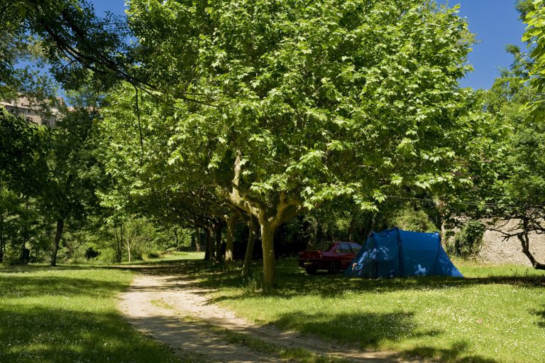 Camping Moulin d Onclaire staanplaatsen 768x511