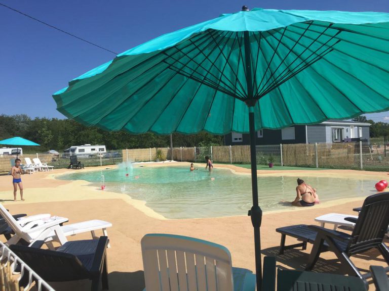 Camping Du Canal zwembad 768x576