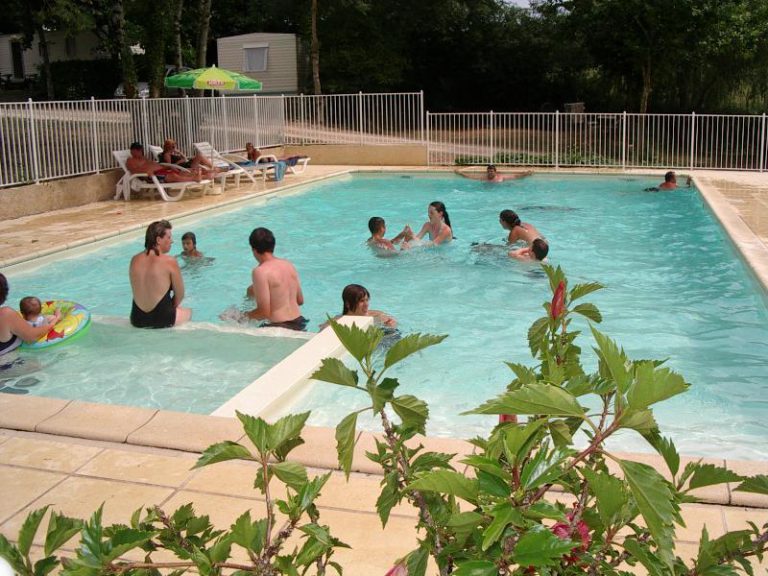Camping Le Pigeonnier kinderbad 768x576