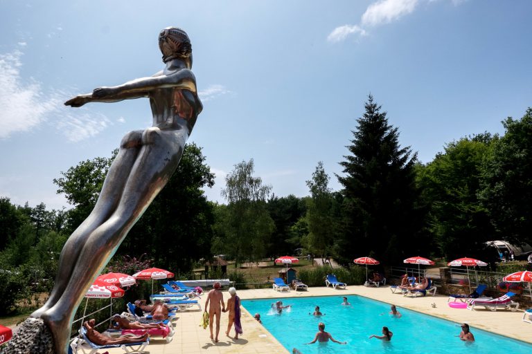 Naturistencamping Creuse Nature zwembad 768x512