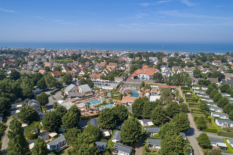 Camping Côte de Nacre ligging 768x512