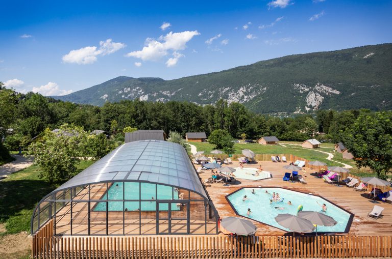 Camping Huttopia Lac d Aiguebelette zwembad 768x509