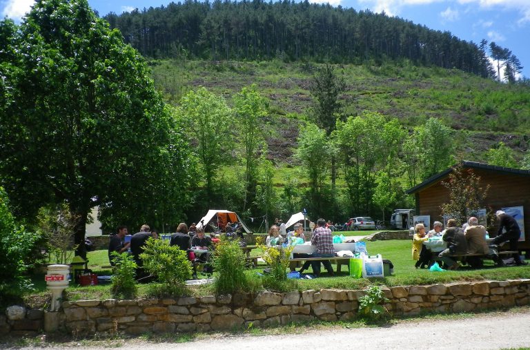 Camping La Cascade ligging 768x507