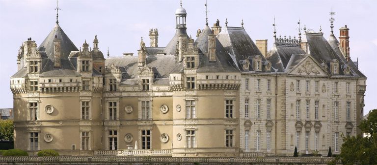 Camping Municipa Au Bord du Loir 768x338