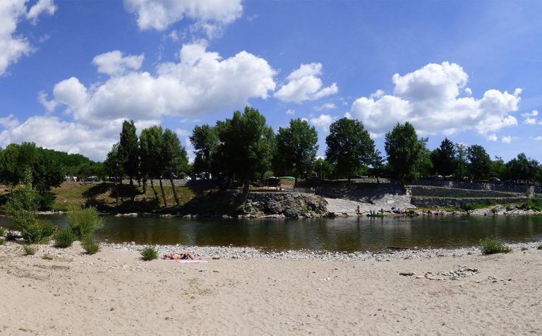 Camping Le Clapas Ardeche privestrand 768x476