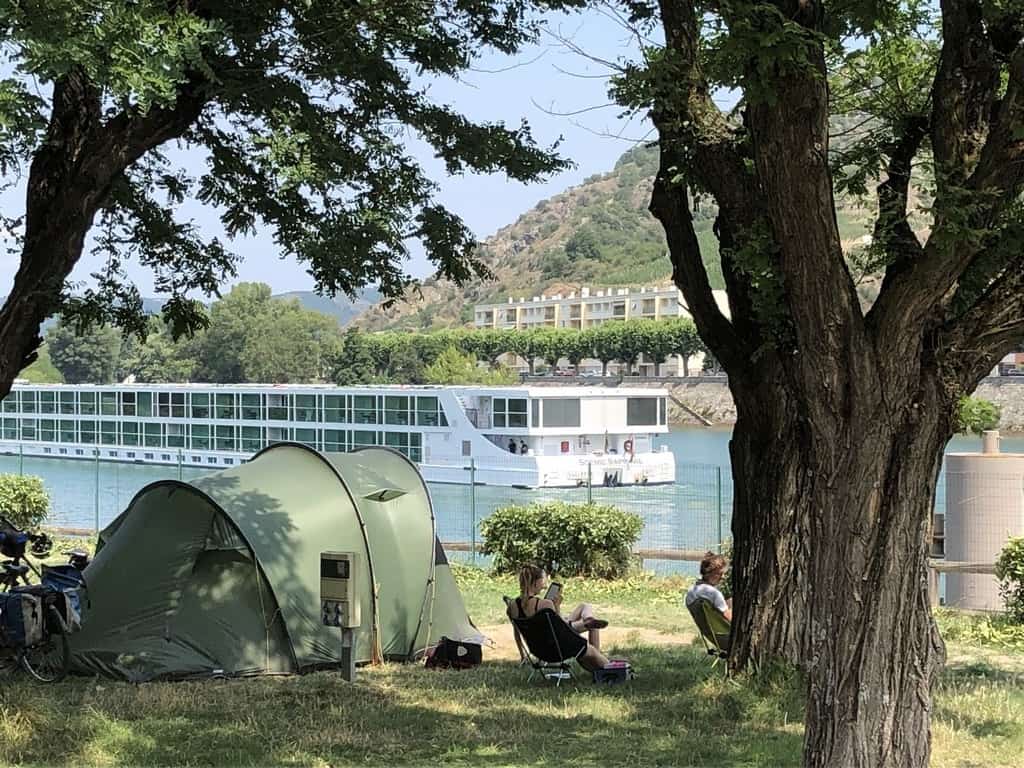 Camping Le Rhône - A7 transit campground - 17 kilometers from Valence. 24/7 photo 5