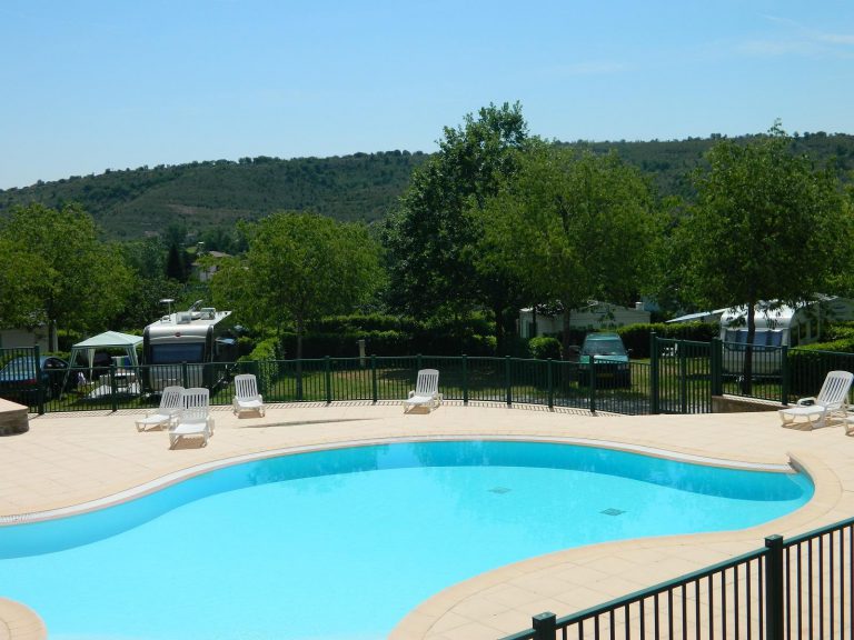Camping Les Castanhada Ardeche zwembad 768x576