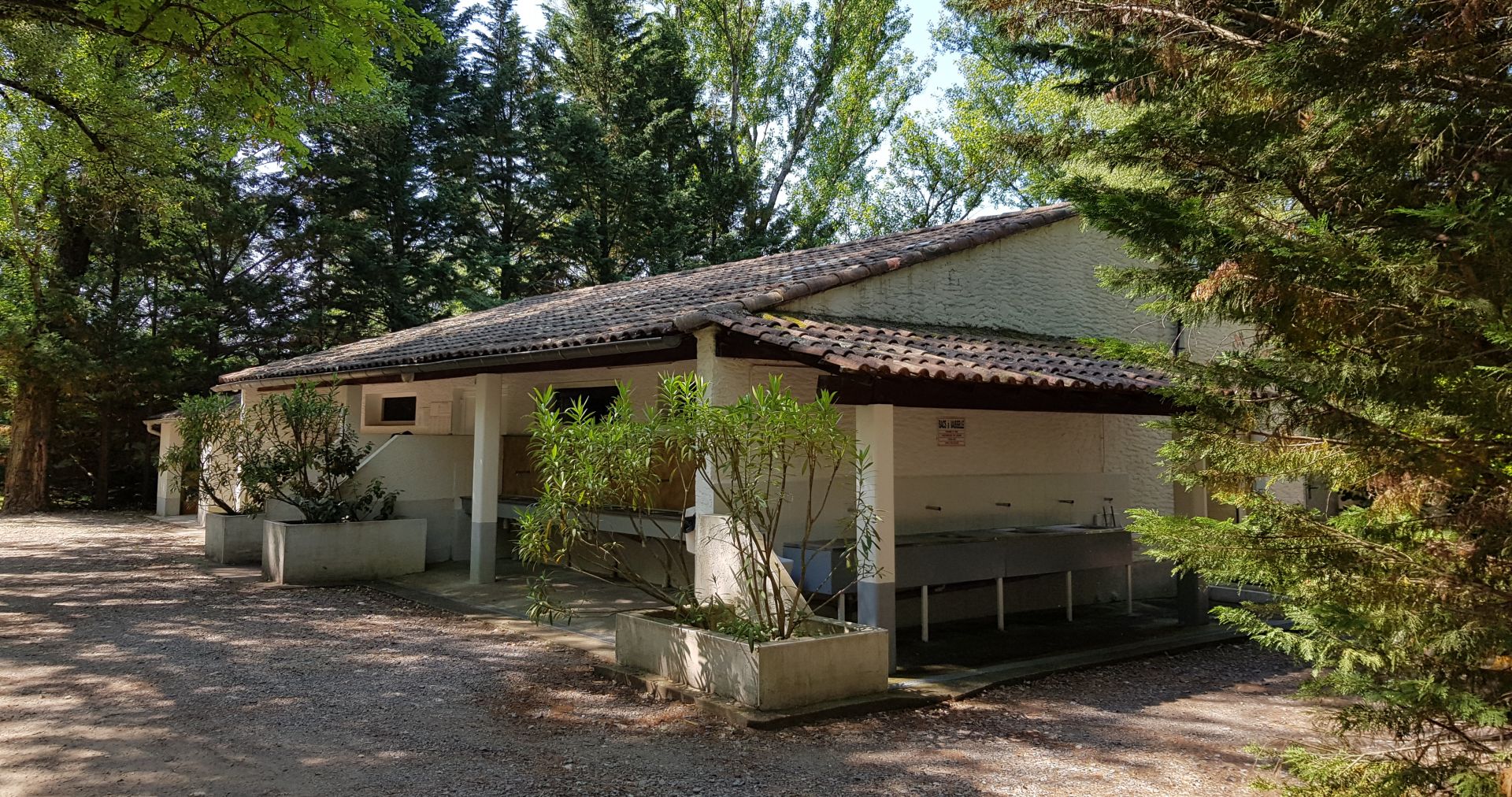Camping Les Peupliers in Vogüé, Auvergne-Rhône-Alpes, France
